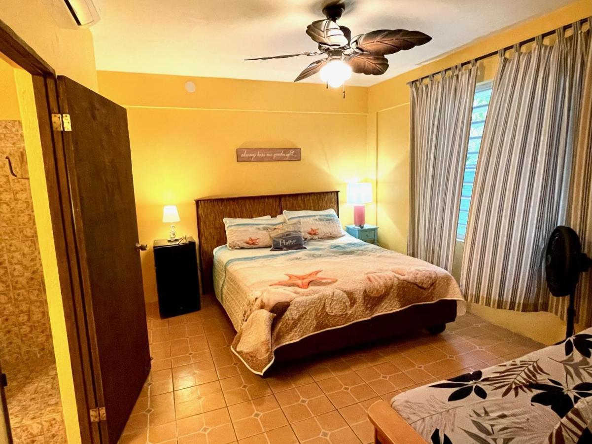 Esperanza Inn Guesthouse (Adults Only) Векес Стая снимка