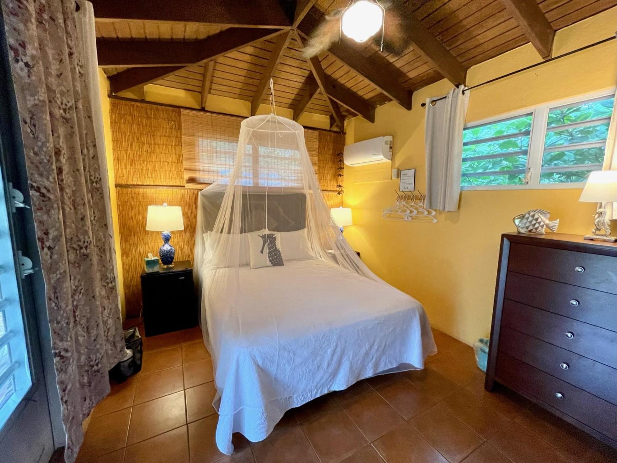 Esperanza Inn Guesthouse (Adults Only) Векес Стая снимка