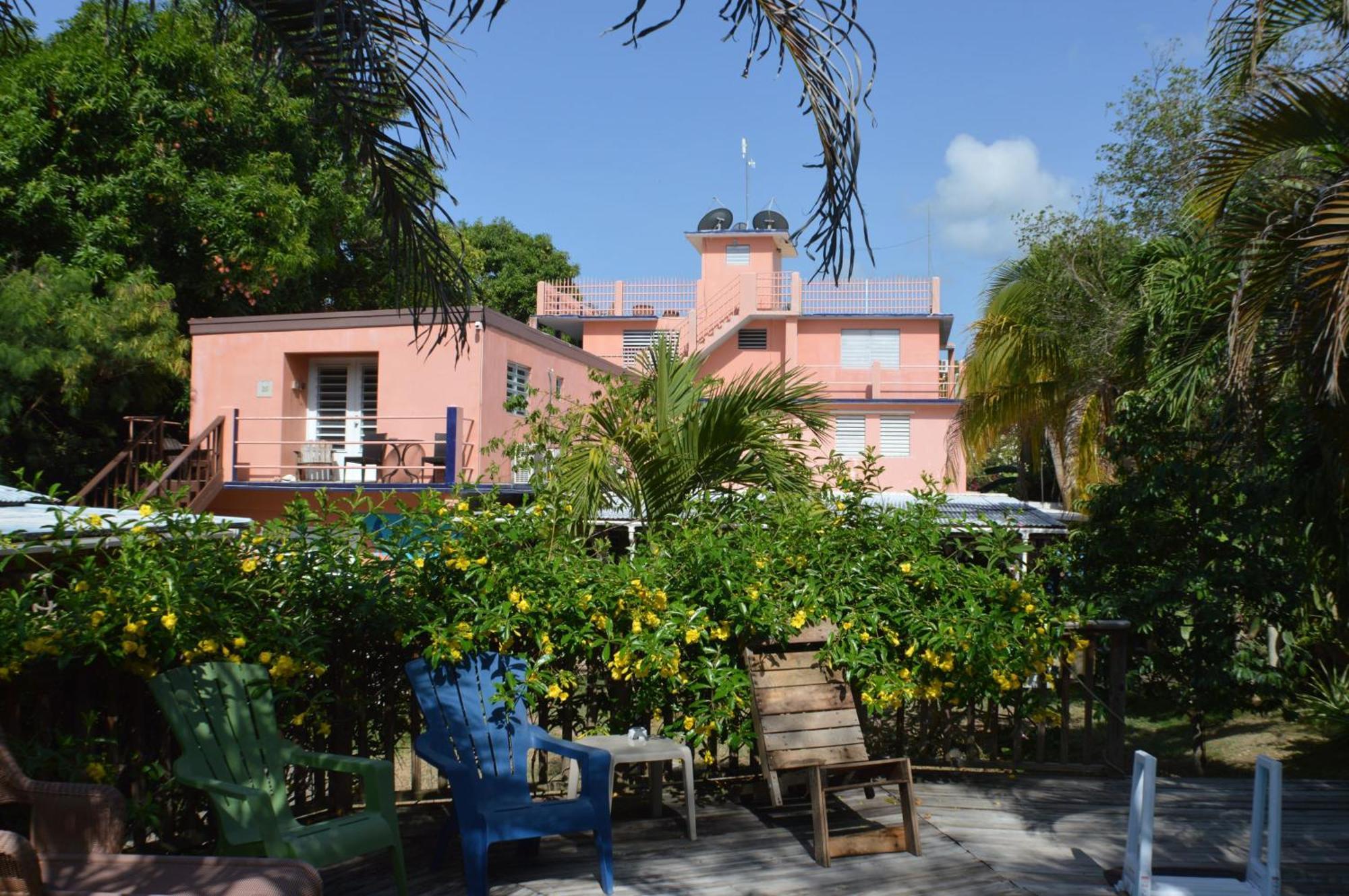 Esperanza Inn Guesthouse (Adults Only) Векес Екстериор снимка
