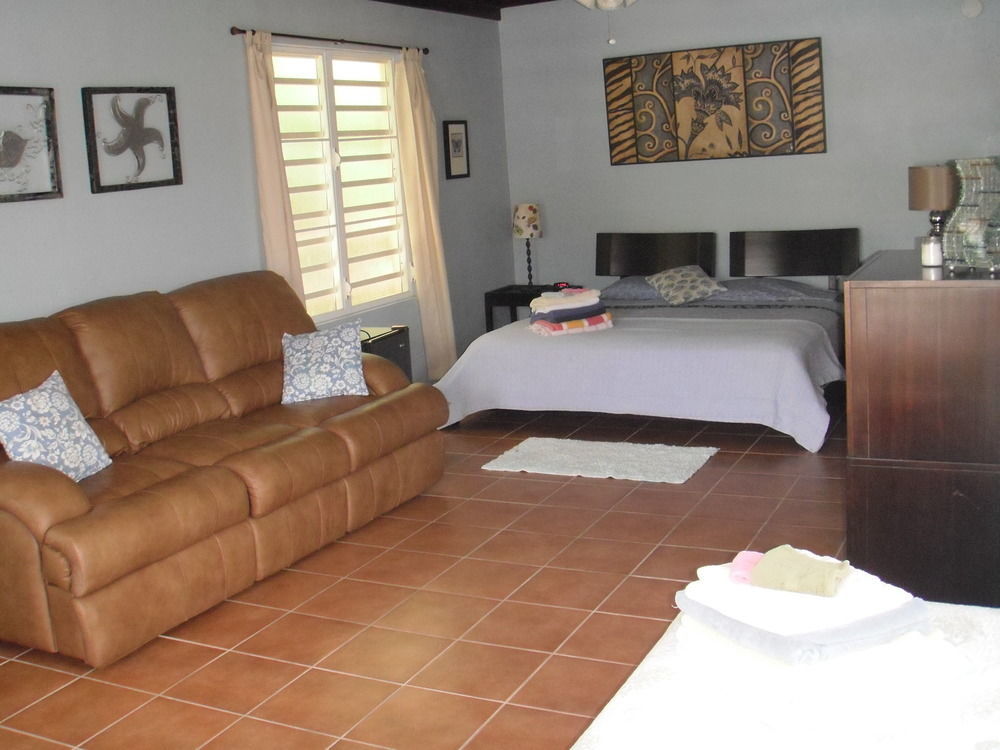 Esperanza Inn Guesthouse (Adults Only) Векес Екстериор снимка